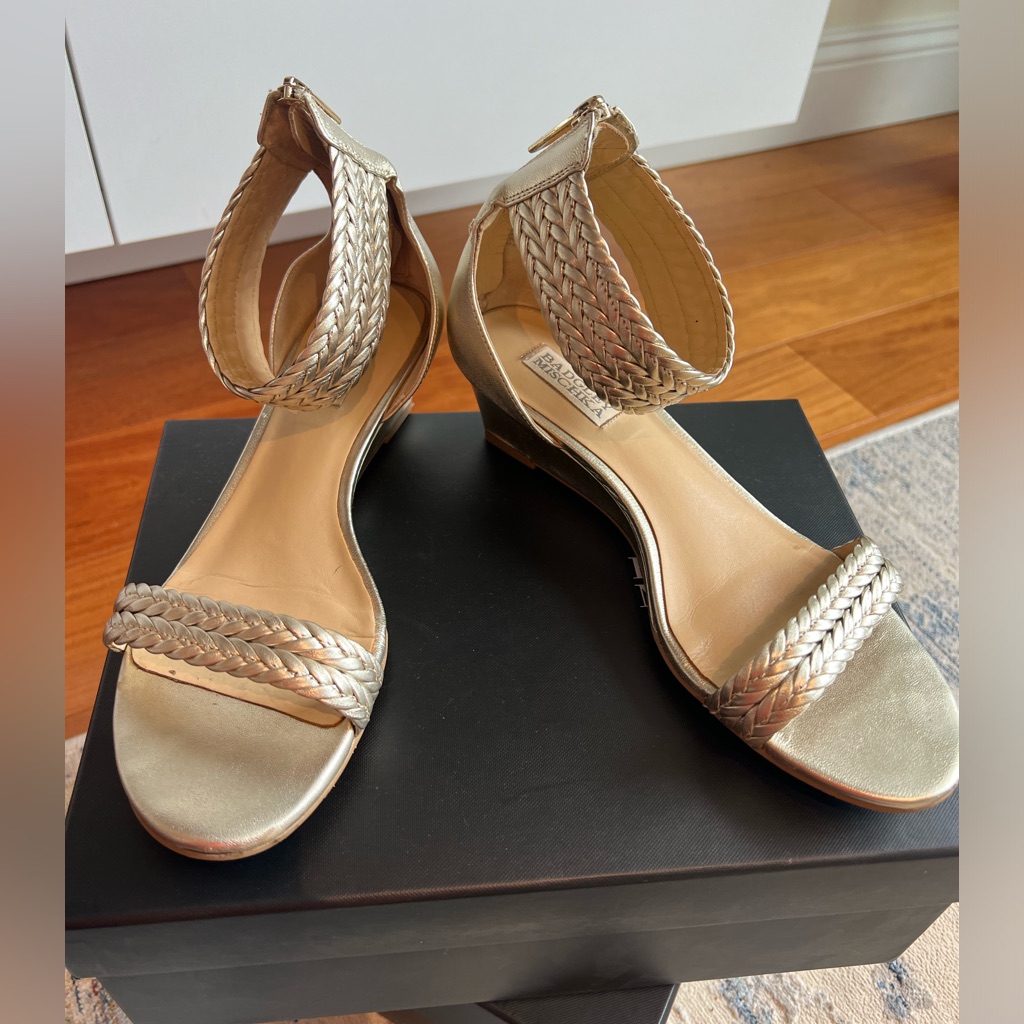 Badgley Mishka Sandals Super Comfy Bronze Gold 9.5 Size